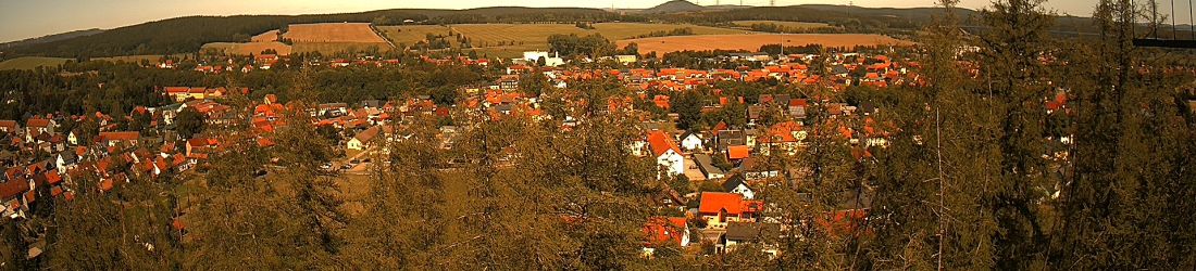 Live - Panoramablick vom Knieberg über Langewiesen