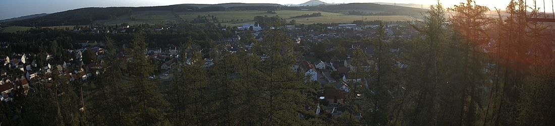 Live - Panoramablick vom Knieberg über Langewiesen