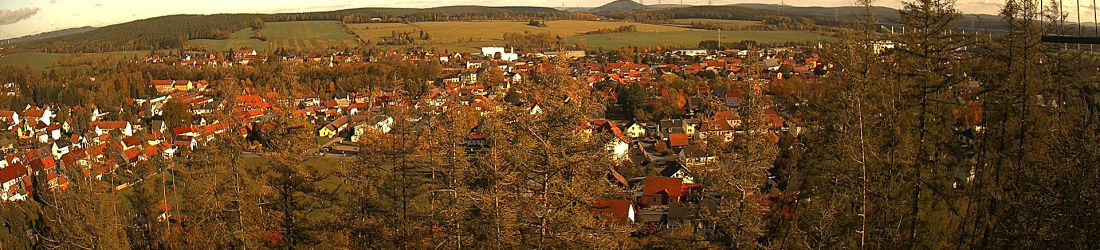 Live - Panoramablick vom Knieberg über Langewiesen