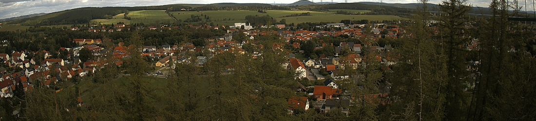Live - Panoramablick vom Knieberg über Langewiesen