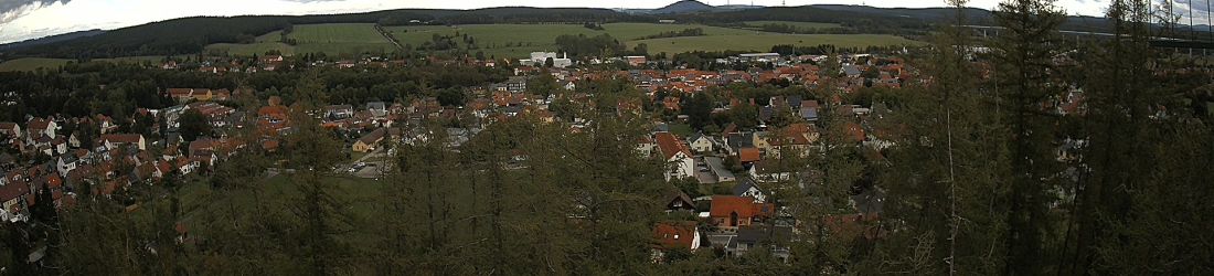 Live - Panoramablick vom Knieberg über Langewiesen