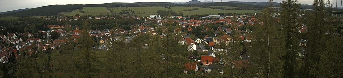 Live - Panoramablick vom Knieberg über Langewiesen