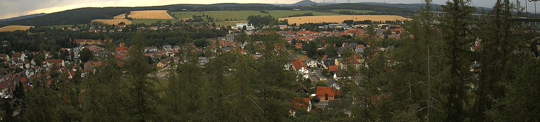 Live - Panoramablick vom Knieberg über Langewiesen