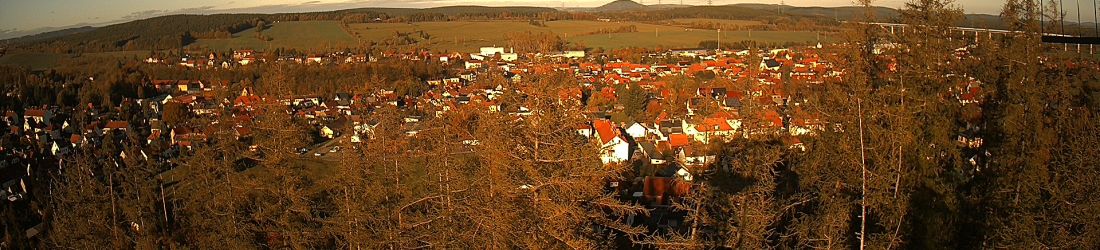 Live - Panoramablick vom Knieberg über Langewiesen