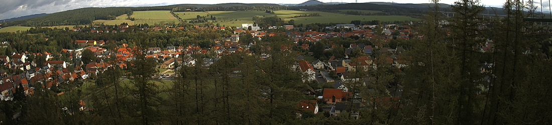 Live - Panoramablick vom Knieberg über Langewiesen