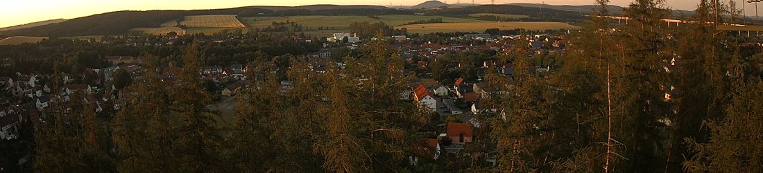 Live - Panoramablick vom Knieberg über Langewiesen