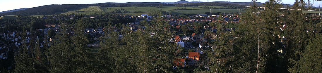 Live - Panoramablick vom Knieberg über Langewiesen