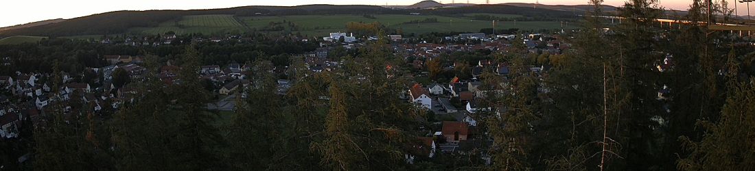Live - Panoramablick vom Knieberg über Langewiesen