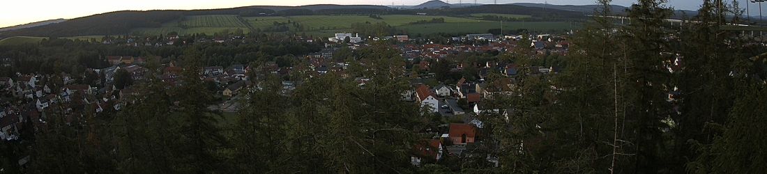 Live - Panoramablick vom Knieberg über Langewiesen
