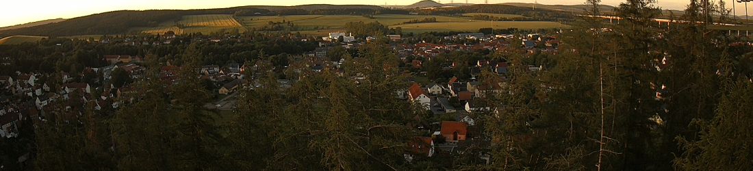 Live - Panoramablick vom Knieberg über Langewiesen