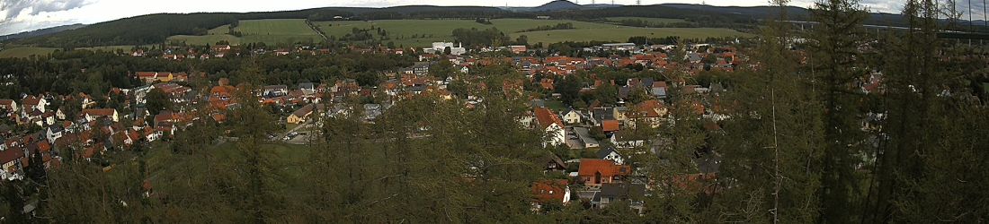 Live - Panoramablick vom Knieberg über Langewiesen