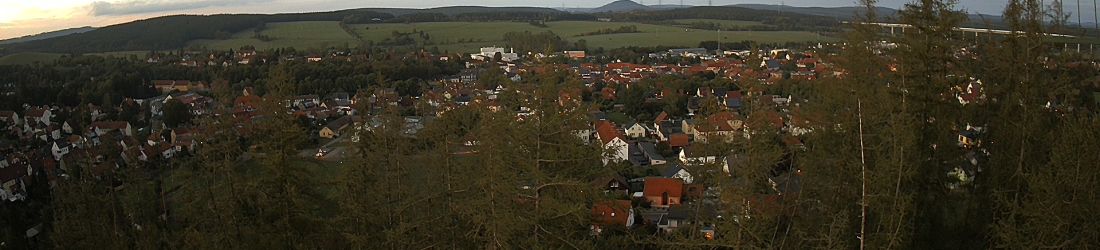 Live - Panoramablick vom Knieberg über Langewiesen