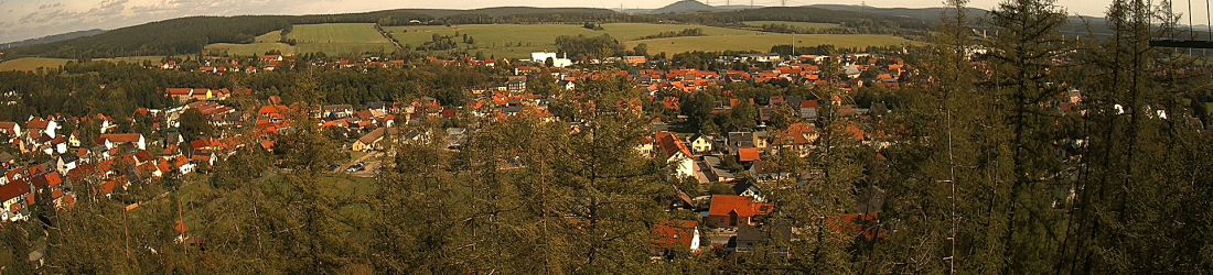 Live - Panoramablick vom Knieberg über Langewiesen