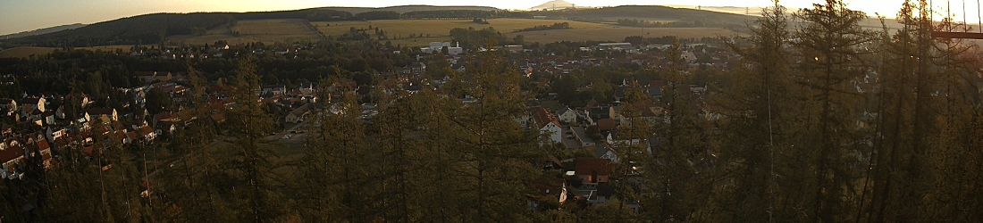 Live - Panoramablick vom Knieberg über Langewiesen