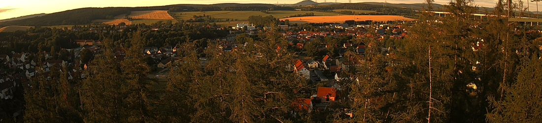 Live - Panoramablick vom Knieberg über Langewiesen
