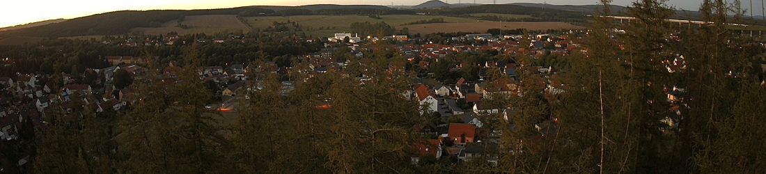 Live - Panoramablick vom Knieberg über Langewiesen