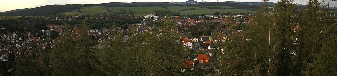 Live - Panoramablick vom Knieberg über Langewiesen