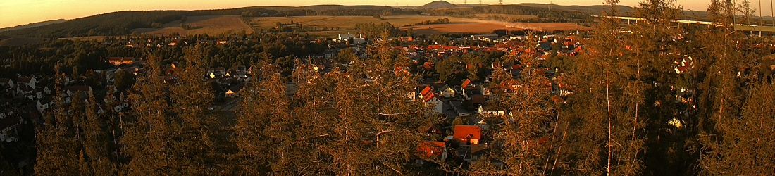 Live - Panoramablick vom Knieberg über Langewiesen