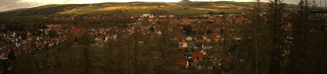 Live - Panoramablick vom Knieberg über Langewiesen