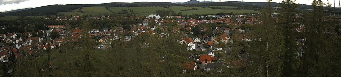 Live - Panoramablick vom Knieberg über Langewiesen